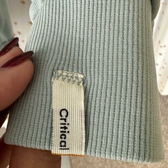 The Critical Slide Society TCSS Mint Crew Neck Sweatshirt Artsy Surf Beachy S - Picture 4 of 8